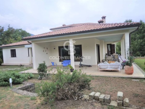 casa indipendente in vendita a Soriano nel Cimino
