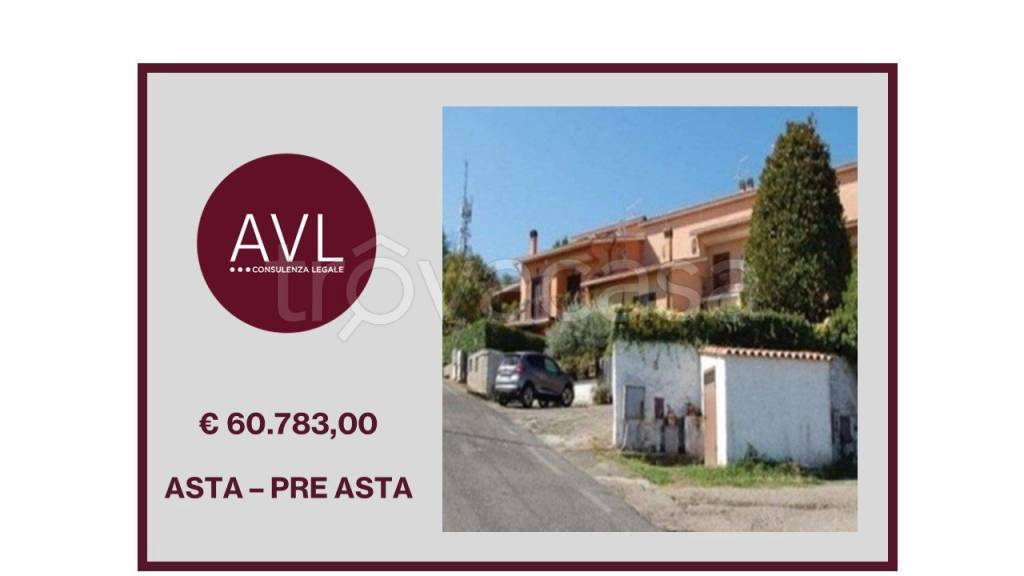 casa indipendente in vendita a Soriano nel Cimino