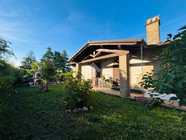 casa indipendente in vendita a Soriano nel Cimino in zona Sant'Eutizio
