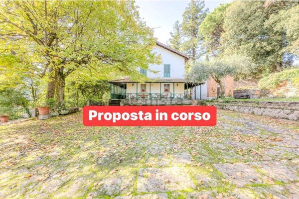 casa indipendente in vendita a Soriano nel Cimino