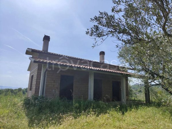 casa indipendente in vendita a Soriano nel Cimino