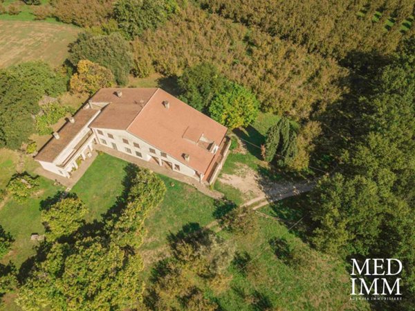 casa indipendente in vendita a Soriano nel Cimino