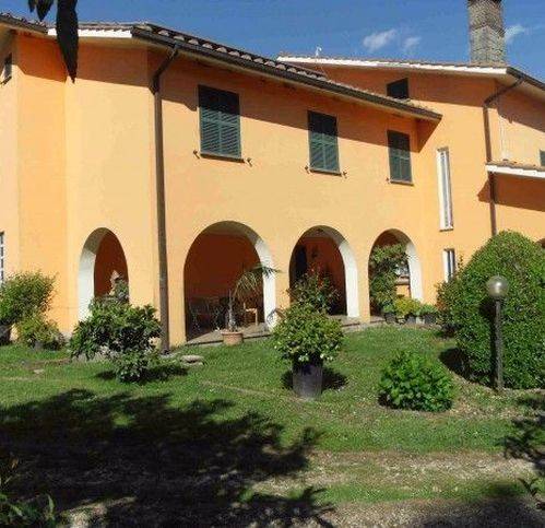 casa indipendente in vendita a Soriano nel Cimino in zona Chia