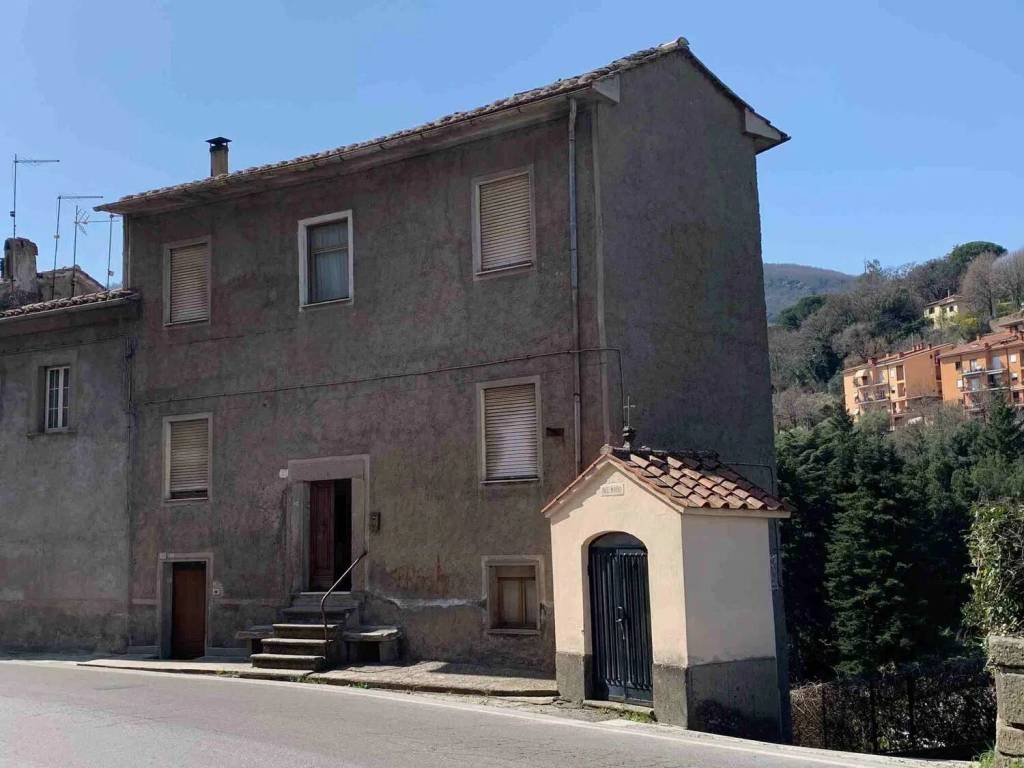 casa indipendente in vendita a Soriano nel Cimino