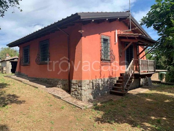 casa indipendente in vendita a Soriano nel Cimino