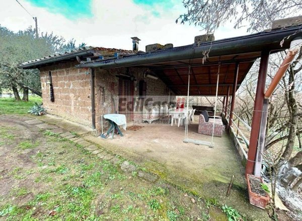 casa indipendente in vendita a Soriano nel Cimino in zona Sant'Eutizio
