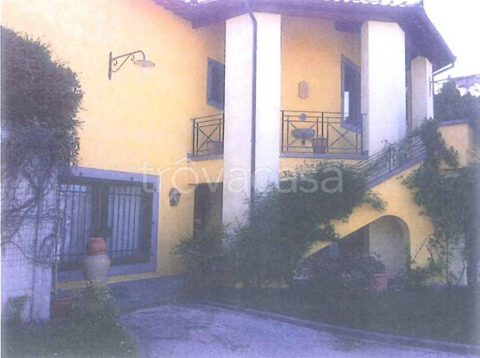 casa indipendente in vendita a Soriano nel Cimino