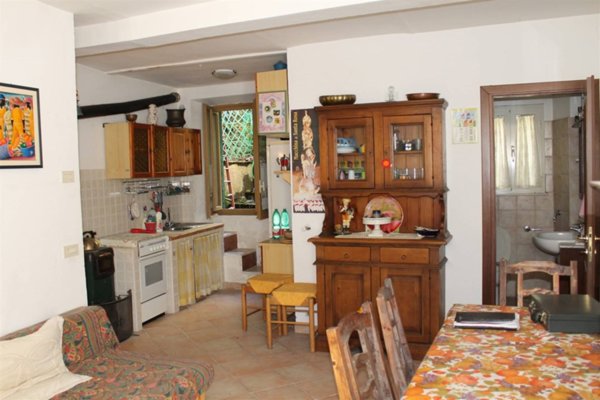 casa semindipendente in vendita a Soriano nel Cimino