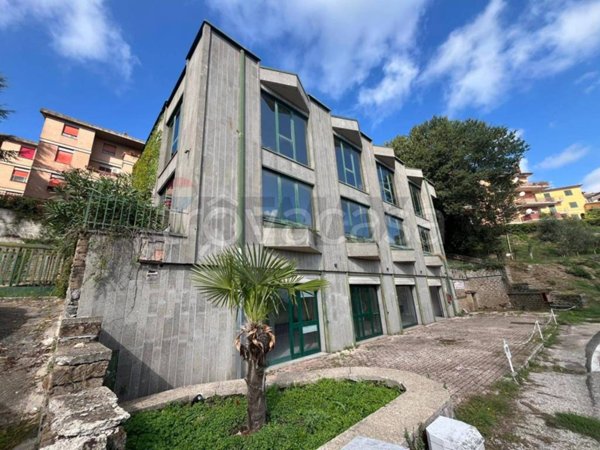 negozio in vendita a Soriano nel Cimino