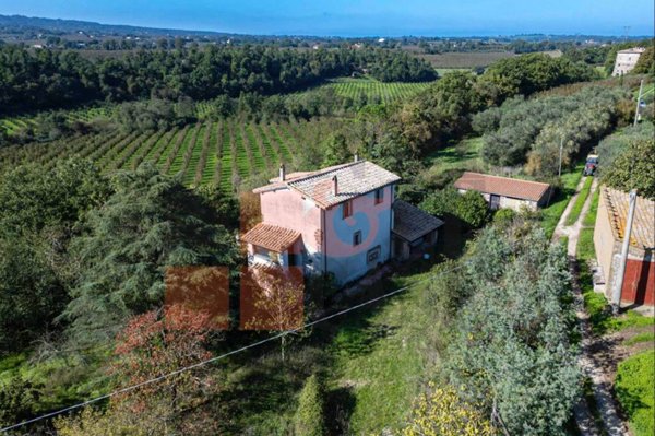 casa indipendente in vendita a Soriano nel Cimino in zona Sant'Eutizio