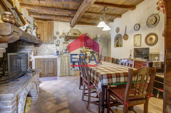 casa indipendente in vendita a Soriano nel Cimino in zona Chia