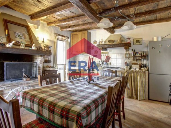 casa indipendente in vendita a Soriano nel Cimino in zona Chia