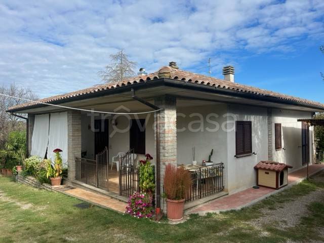 casa indipendente in vendita a Soriano nel Cimino