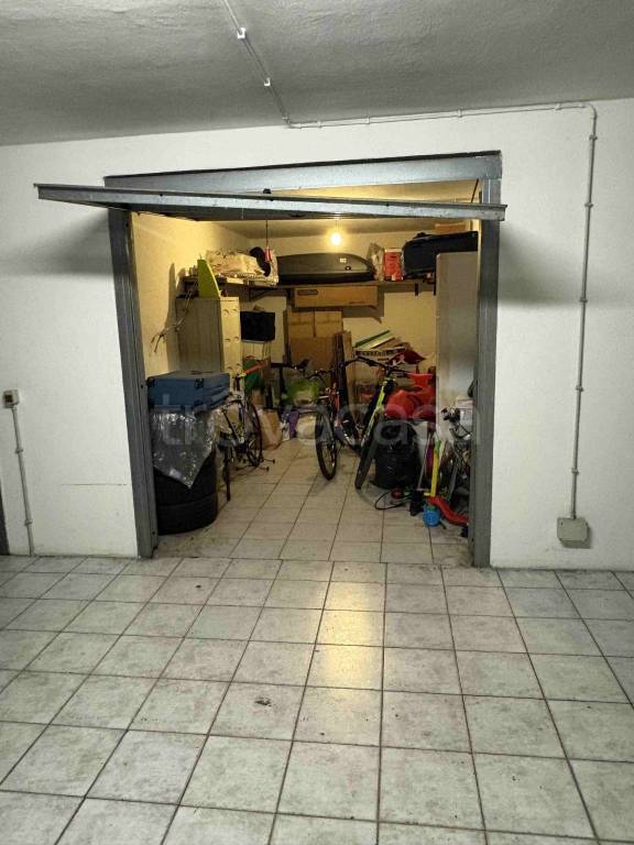 locale di sgombero in vendita a Soriano nel Cimino