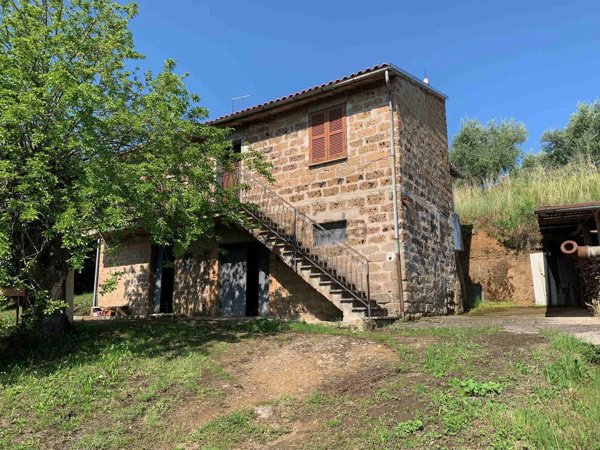 casale in vendita a Soriano nel Cimino