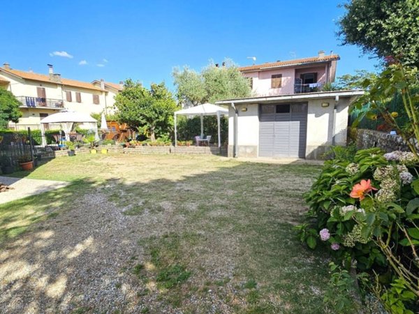 appartamento in vendita a Soriano nel Cimino in zona Sant'Eutizio