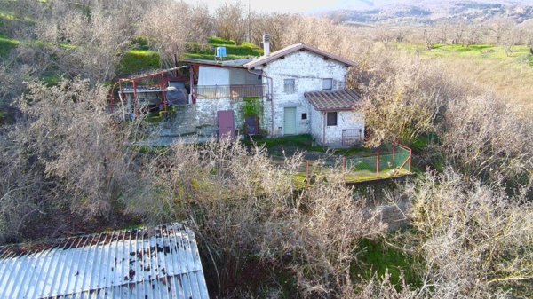 casale in vendita a Soriano nel Cimino