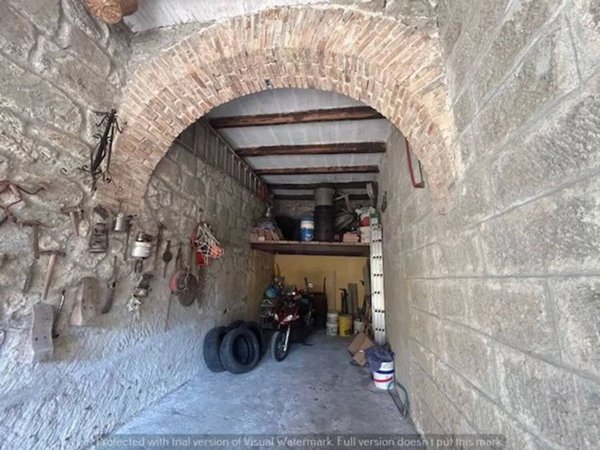 locale di sgombero in vendita a Soriano nel Cimino