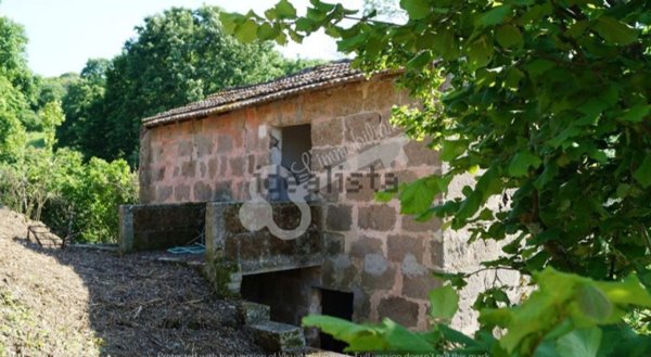 casa indipendente in vendita a Soriano nel Cimino