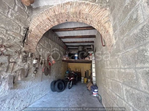 locale di sgombero in vendita a Soriano nel Cimino