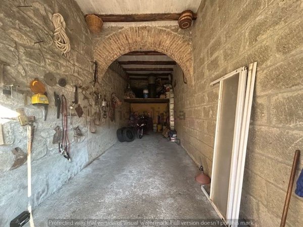 locale di sgombero in vendita a Soriano nel Cimino