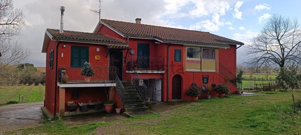 azienda agricola in vendita a Soriano nel Cimino
