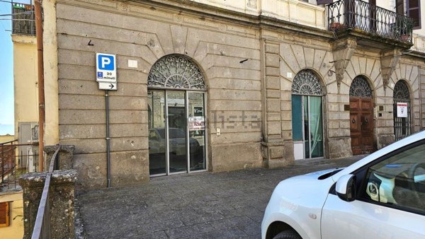 locale commerciale in vendita a Soriano nel Cimino
