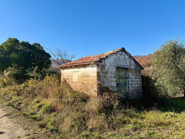 casa indipendente in vendita a Soriano nel Cimino
