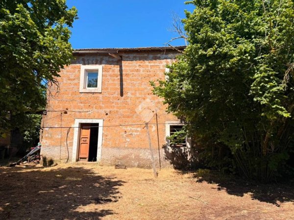 appartamento in vendita a Soriano nel Cimino in zona Sant'Eutizio