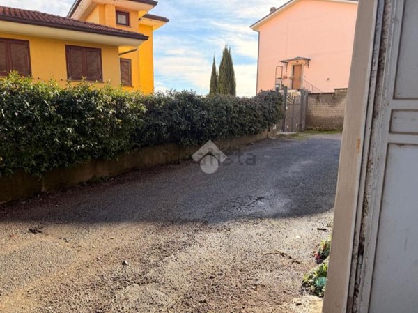 locale di sgombero in vendita a Soriano nel Cimino