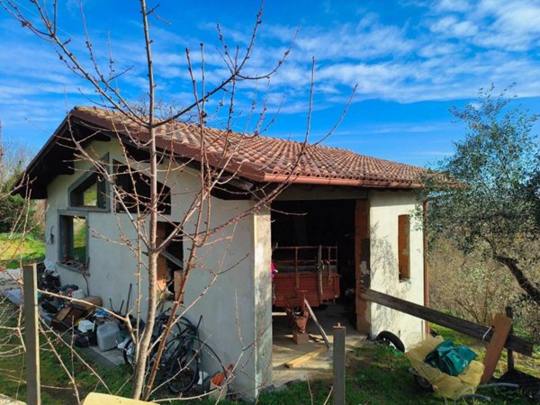 locale commerciale in vendita a Soriano nel Cimino