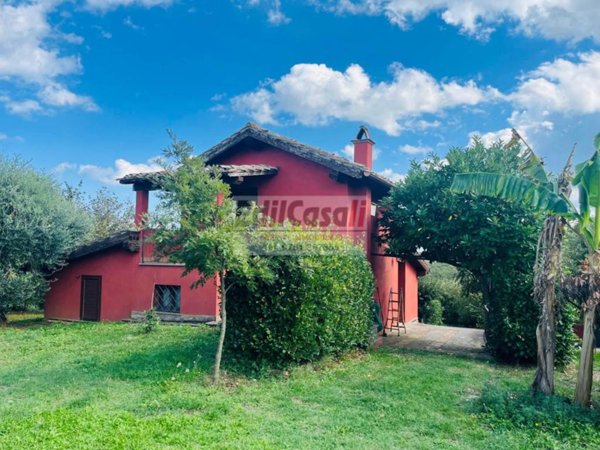 casa indipendente in vendita a Soriano nel Cimino