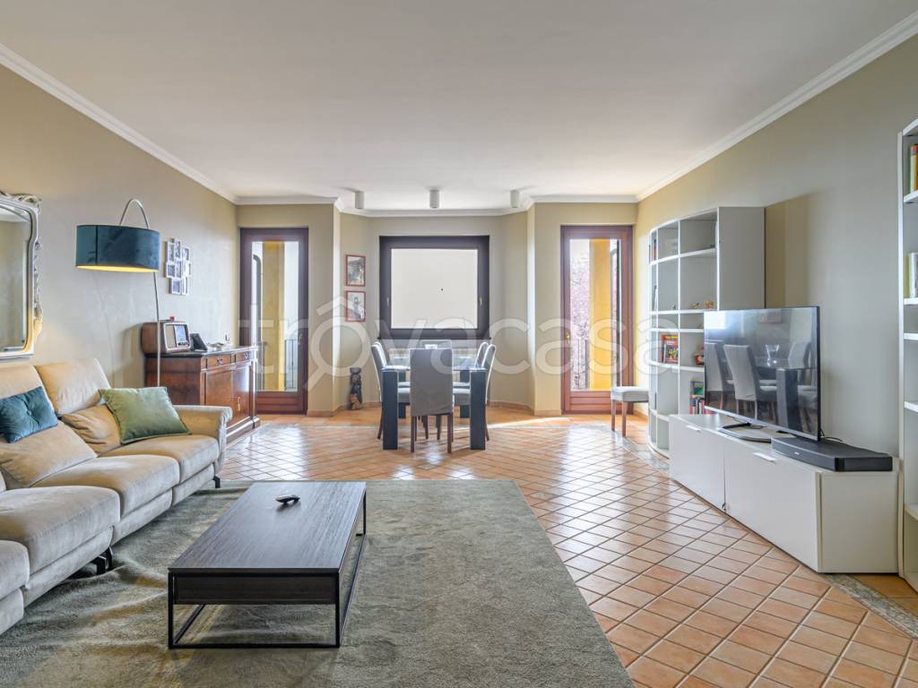 casa indipendente in vendita a Soriano nel Cimino