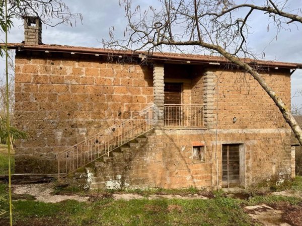 casale in vendita a Soriano nel Cimino in zona Sant'Eutizio