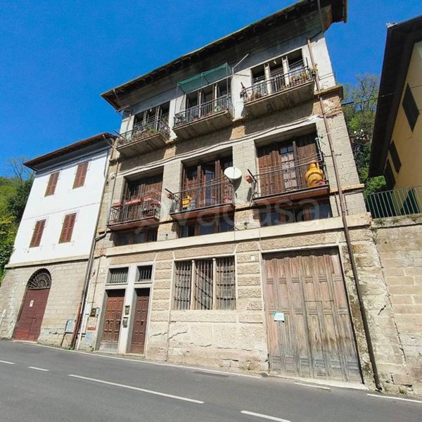 locale commerciale in vendita a Soriano nel Cimino