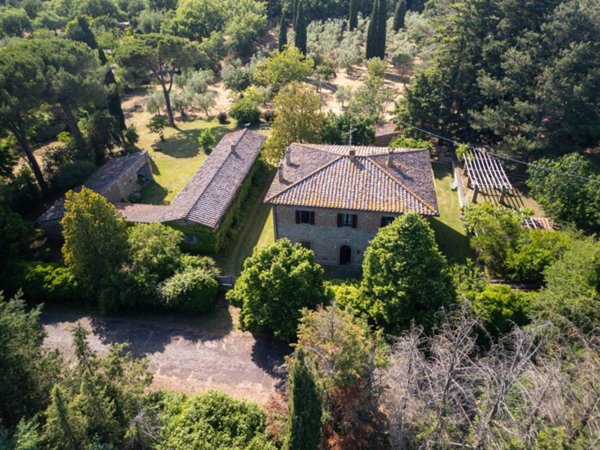 casa indipendente in vendita a Soriano nel Cimino