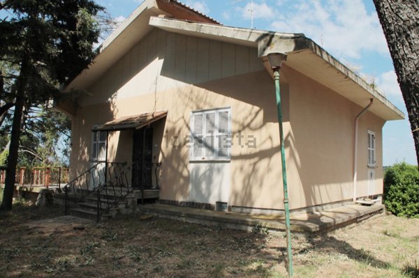 casa indipendente in vendita a Soriano nel Cimino