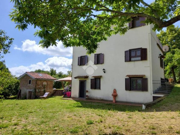 casa indipendente in vendita a Soriano nel Cimino in zona Chia