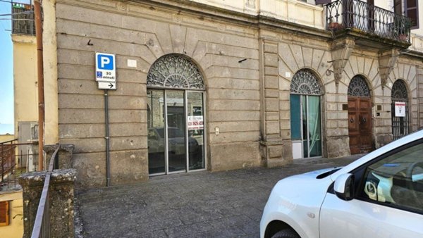 locale commerciale in vendita a Soriano nel Cimino