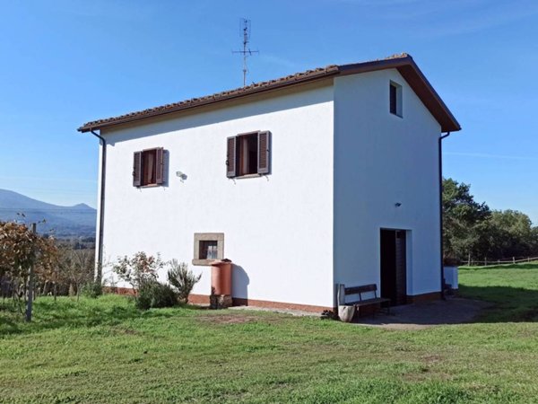 casa indipendente in vendita a Soriano nel Cimino in zona Sant'Eutizio