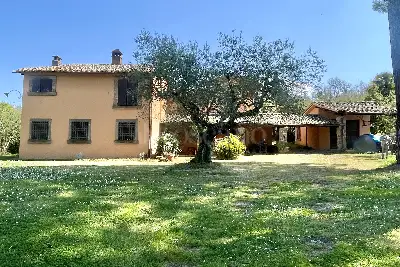 casa indipendente in vendita a Soriano nel Cimino