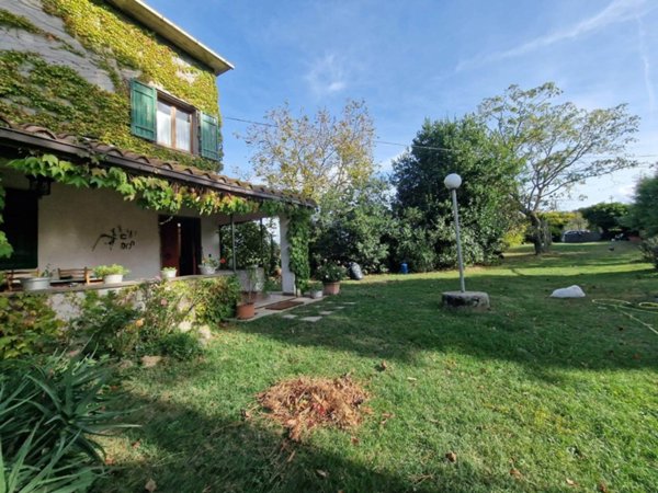 casa indipendente in vendita a Soriano nel Cimino in zona Chia