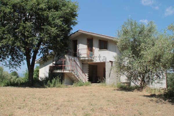 casa indipendente in vendita a Soriano nel Cimino in zona Chia