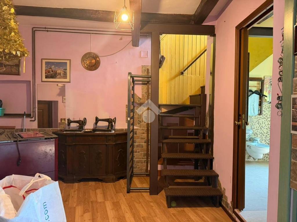 casa indipendente in vendita a Soriano nel Cimino