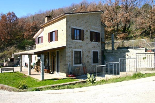 casa indipendente in vendita a Soriano nel Cimino in zona Sant'Eutizio
