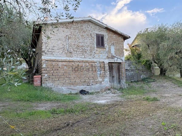 casa indipendente in vendita a Soriano nel Cimino in zona Chia