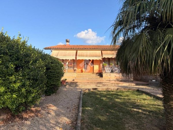 casa indipendente in vendita a Soriano nel Cimino in zona Sant'Eutizio