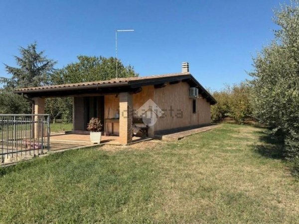 casa indipendente in vendita a Soriano nel Cimino in zona Sant'Eutizio