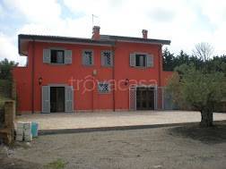 casa indipendente in vendita a Sutri