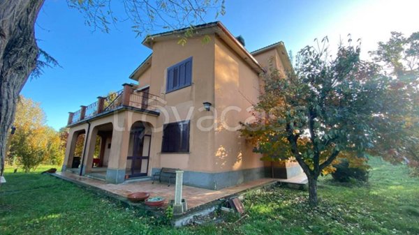 casa indipendente in vendita a Sutri